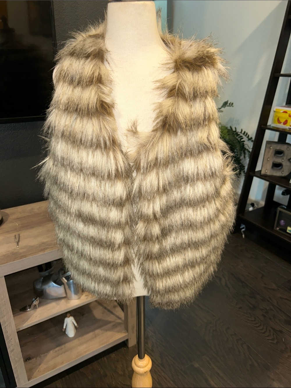 Timing Faux Fur Trim Jacket in Beige and Blush